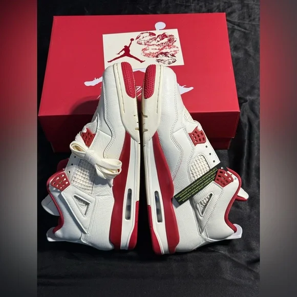 Women's Size 14/Men's Size 12.5 - Air Jordan 4 Retro "Pale Ivory and Tough Red" - Picture 4 of 16